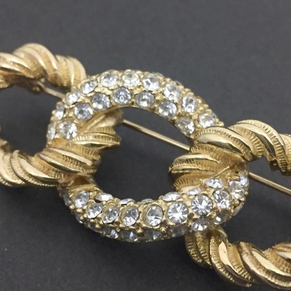 CHRISTIANE DIOR RHINESTONE GOLD TONE BROOCH - Picture 7 of 11